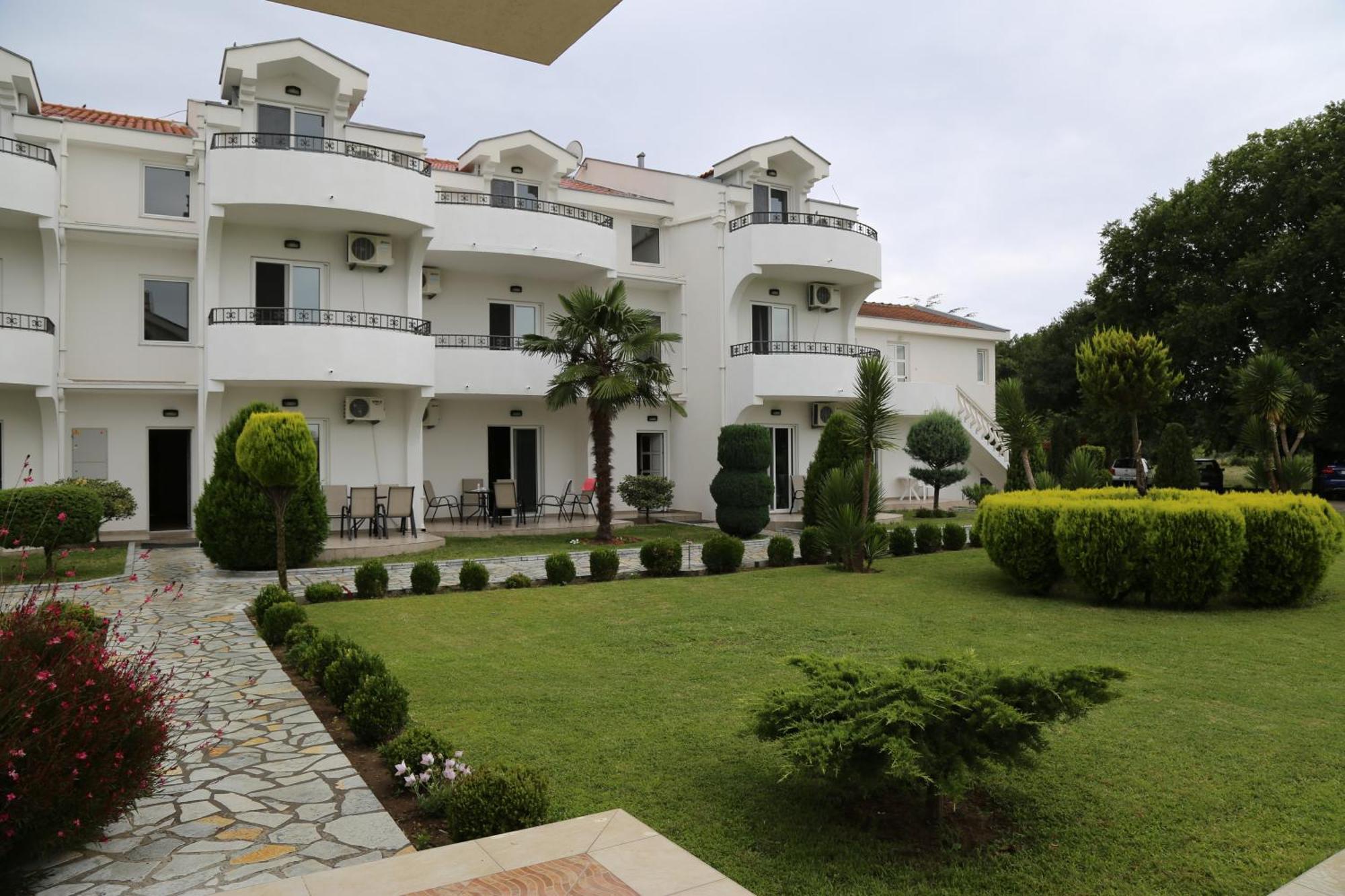 Hotel Comfort & Villas Donji Stoj Buitenkant foto